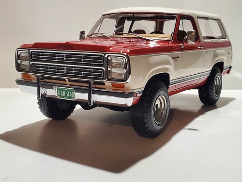 BOS Models 1979 Dodge Ramcharger 1:18 Scale Resin Car 4X4 Truck LE 1000 Red 233 - Picture 18 of 21