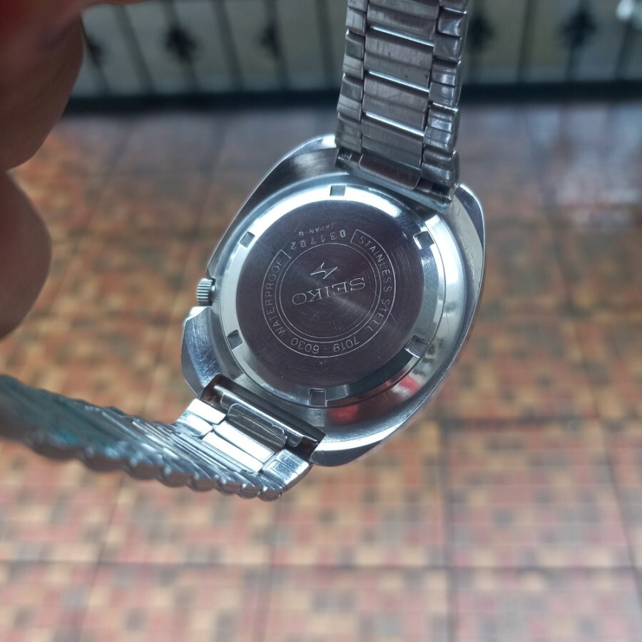 SEIKO 5 SPORTS 7019-6030 稼働中 A Rare Seiko 5 Sports Automatic 7019-6030 Water 70m Proof