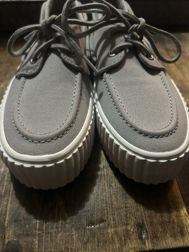 Zapatilla deportiva Sperry para mujer, gris y blanca Pier Wave plataforma barco talla 6,5 nueva sin caja - Imagen 2 de 9