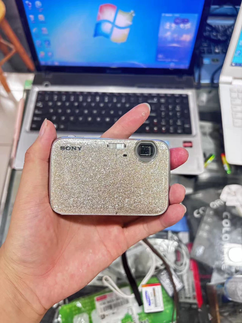 Sony Cyber-shot DSC-J20 16MP 4x Zoom Digital Camera Silver 90% New