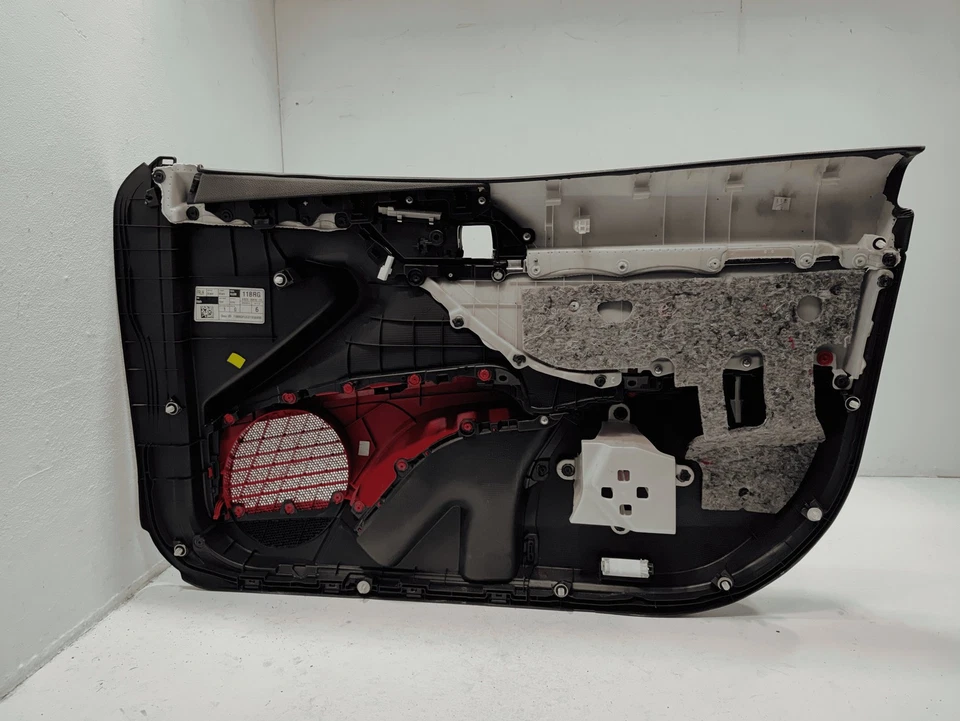 Toyota Camry 2018 panel de moldura de puerta delantera izquierda del lado del conductor rojo OEM Foto 4 de 4