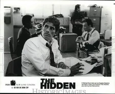1987 Press Photo Actor Michael Nouri in "The Hidden" Movie - pip10934