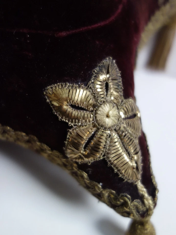 Ancien coussin de mariage , velours rouge et galons , globe de mariée - Photo 2/4