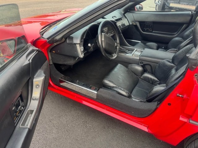 1990 Red Chevrolet Corvette   | C4 Corvette Photo 4