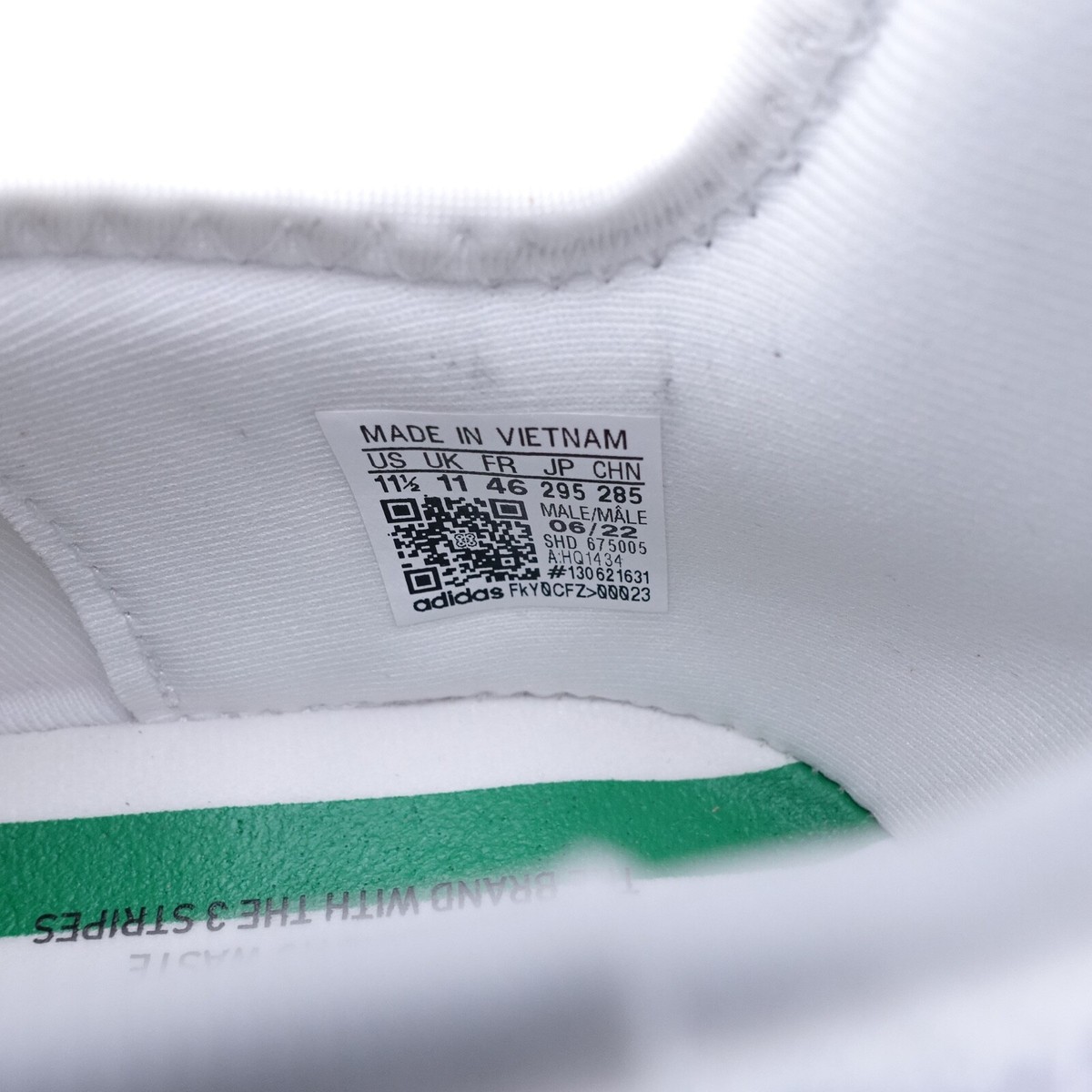 Size 11.5 Men's adidas Originals NMD_R1 Mexico Shoes HQ1434