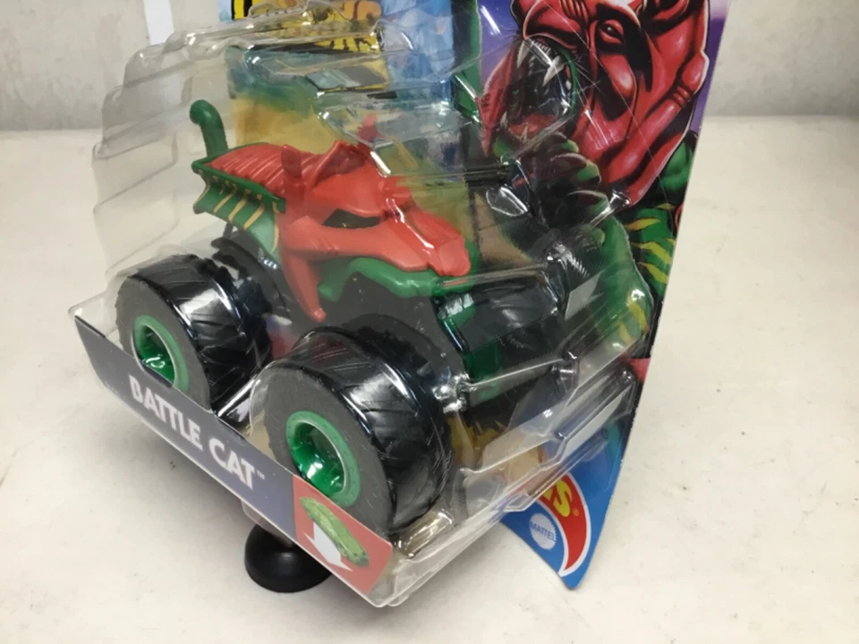 1:64 HOT WHEELS MONSTER TRUCKS MAESTROS DEL UNIVERSO BATTLE CAT 38/75 CON COCHE Foto 3 de 4