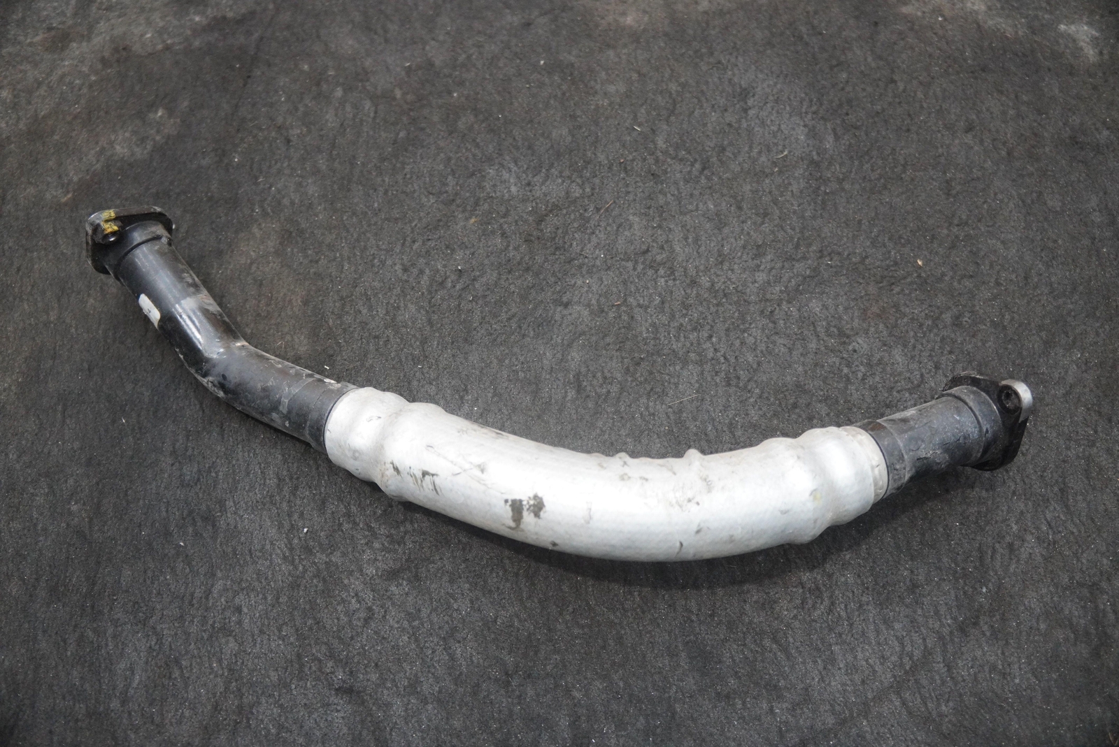 Engine Oil Cooler Radiator Line Pipe Hose 470115663A Lamborghini Aventador 2015