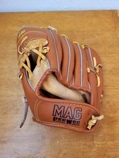 Vtg MAG Pee Wee Handcrafted Rawhide Lacing Leather Baseball Glove PW-1097 LHT