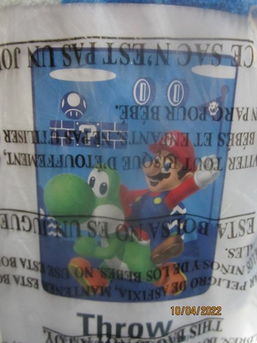 Super Mario & Yoshi Ride Fleece Throw Blanket Size 46 x 60 - Picture 3 of 3
