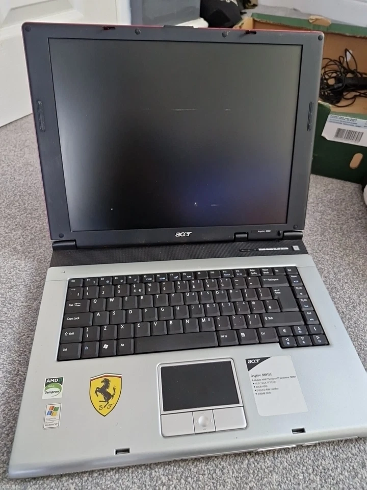 Acer Ferrari One 3003lc Laptop, 1TB SSD, 4GB RAM, WIn 10 Pro - Image 2 of 4