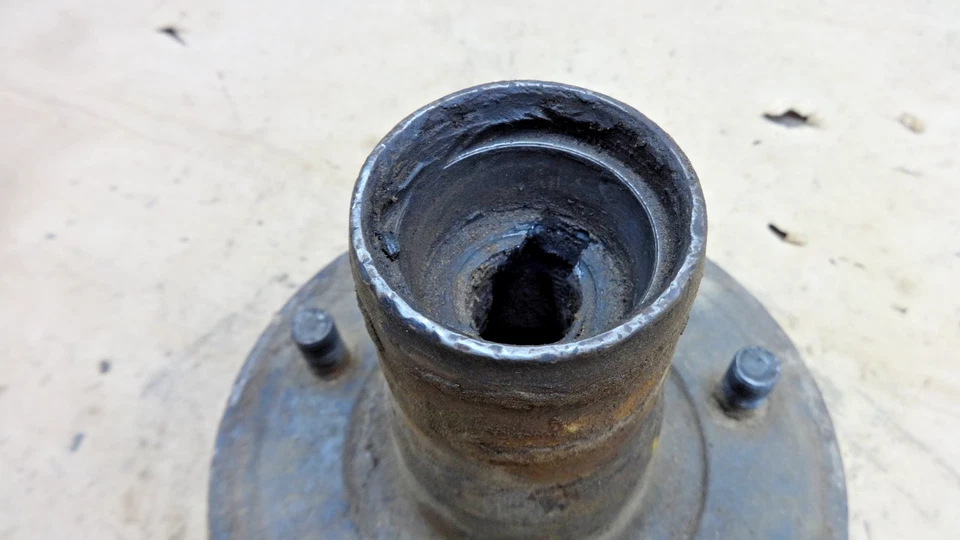 Buje delantero Ford modelo T 1926 1927 para rueda de radios de cable original + Foto 3 de 4