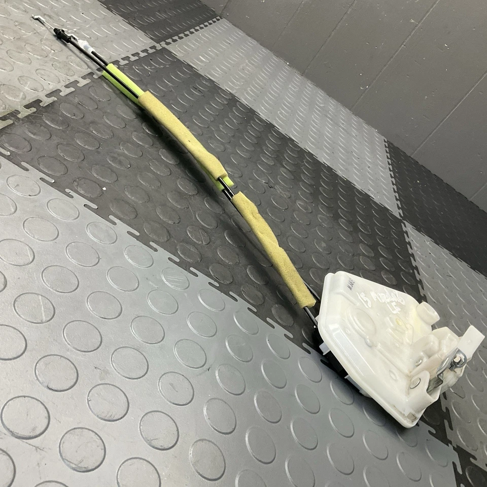 Conjunto de actuador de cierre de puerta delantero izquierdo Mazda 6 2014-2017 fabricante de equipos originales Foto 4 de 4