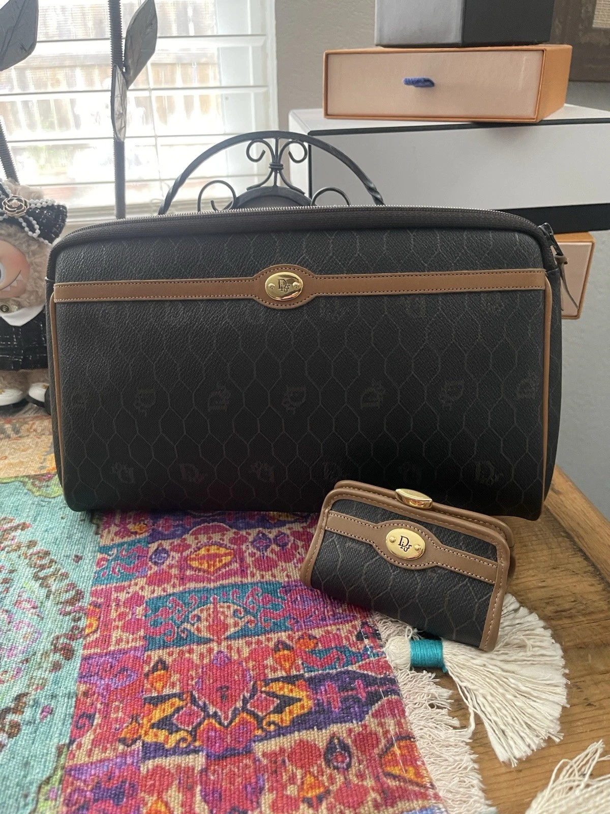 Pochette en nid d'abeille marron Dior zippée et porte monnaie Dior vintage