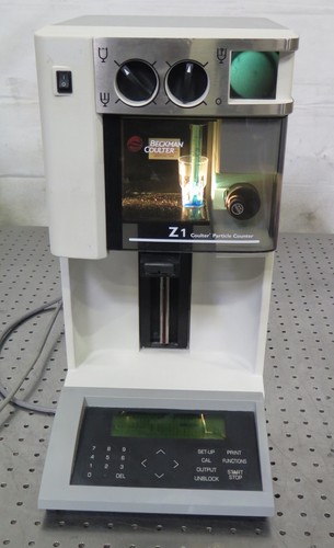 R197435 Beckman Coulter Z1 D Coulter Particle Counter w/ Keyboard