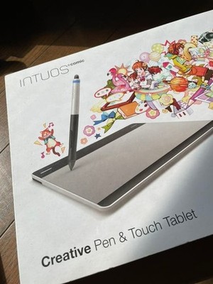 Wacom Intuos Pen Tablet mit 3 Ersatzspitzen Digitaler Zeichenblock