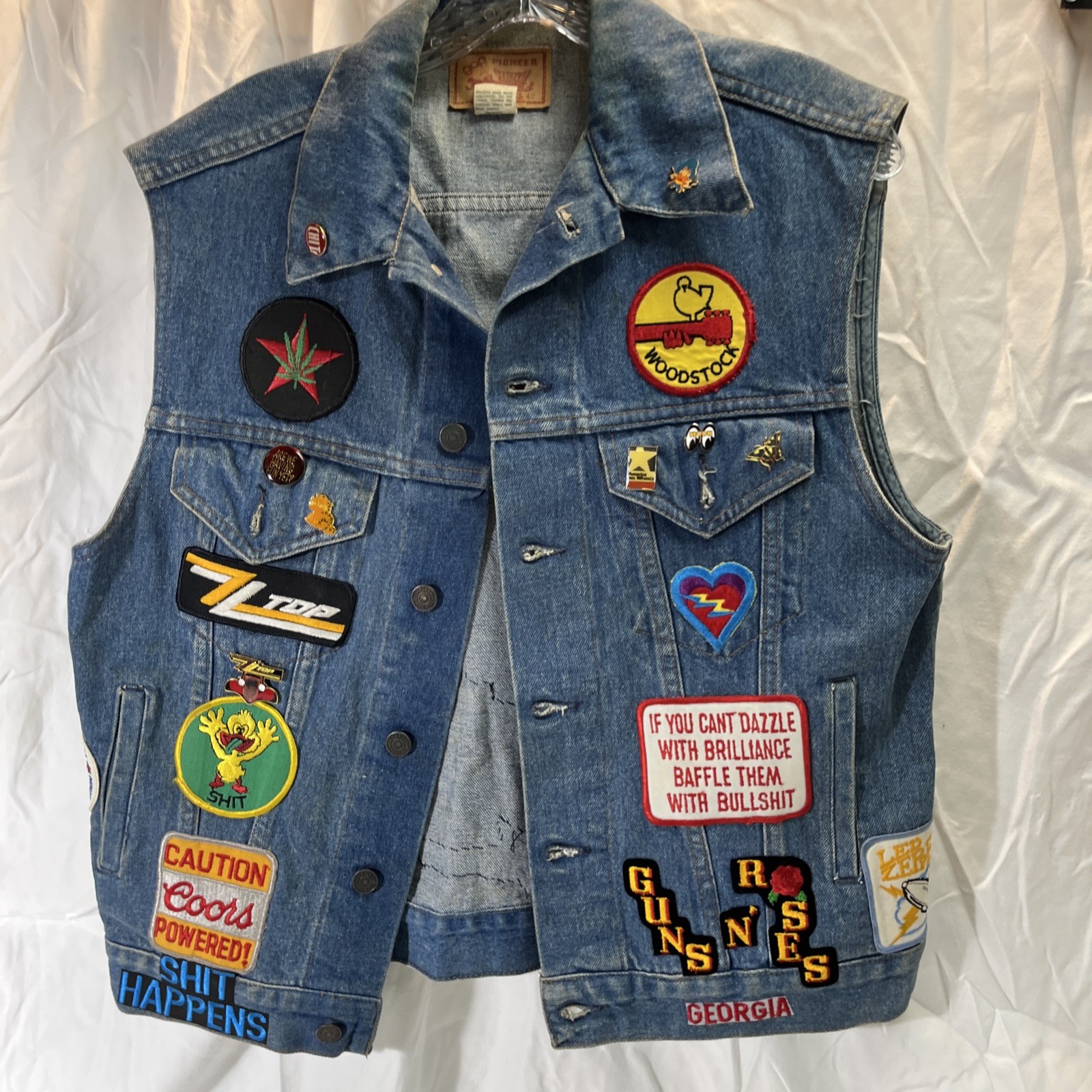 MENS SIZE 40 GAP JEAN VEST WITH LOTS OF COOL FLAIR & PATCHES