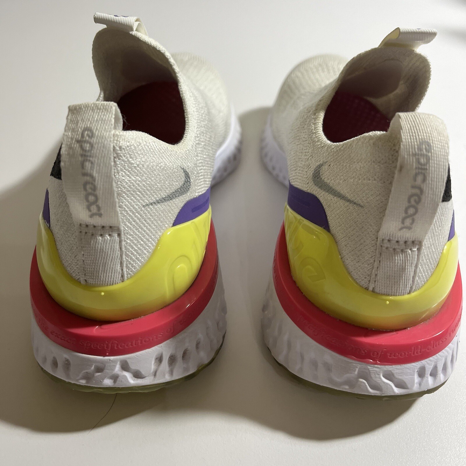 Nike Epic Phantom React Flyknit Shoe White Laser Fuschia Women's 6.5 image 8