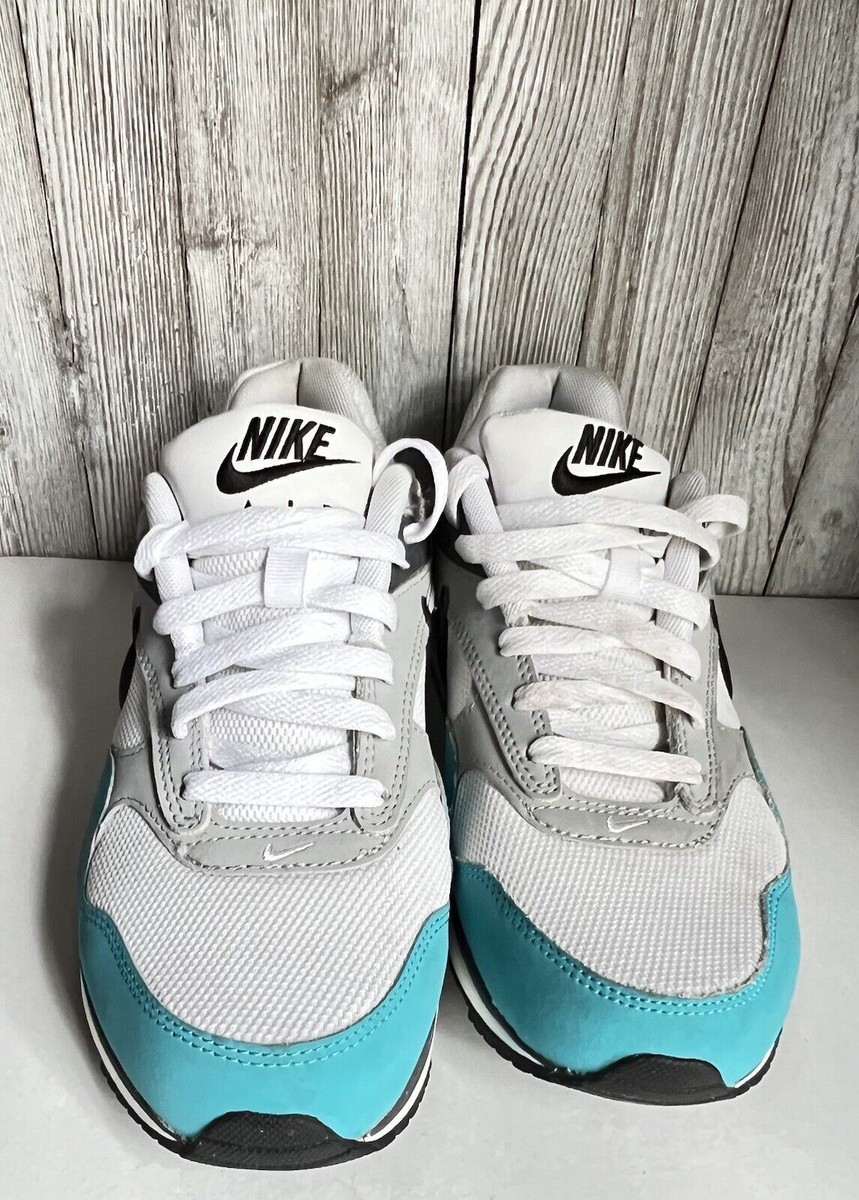 Size 8.5 US Nike Air Max Correlate Club Turquoise - Model # 511417