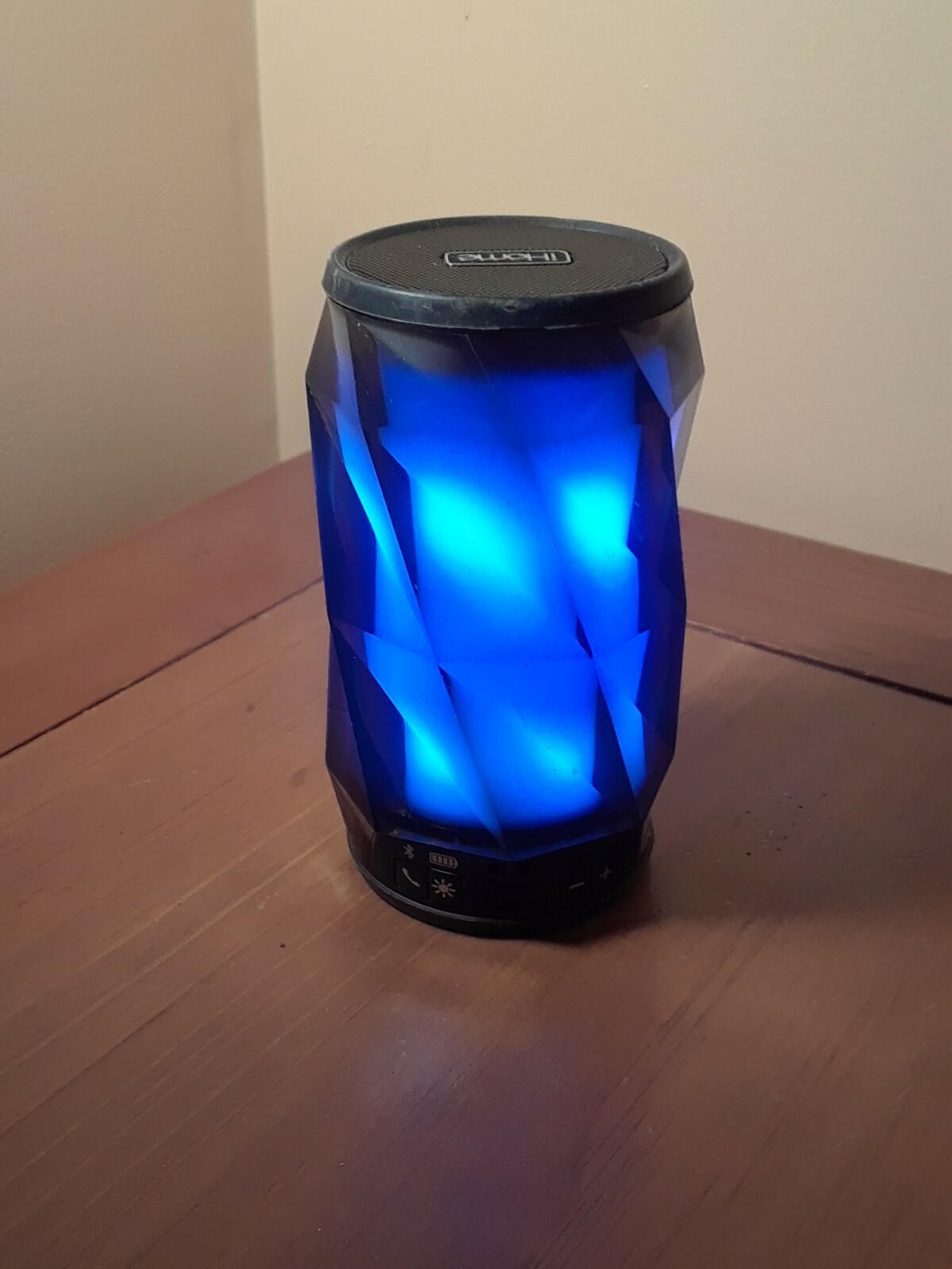 speaker that lights up with music