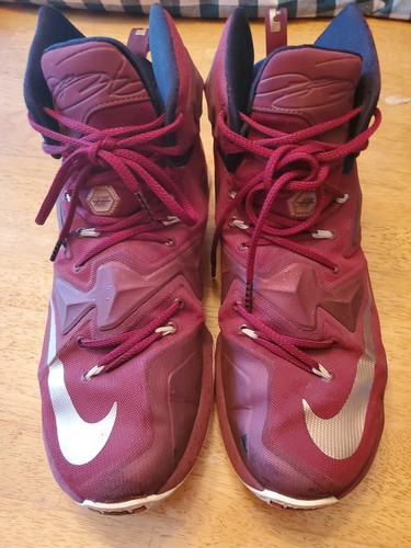 nike burgundy tennis shoes