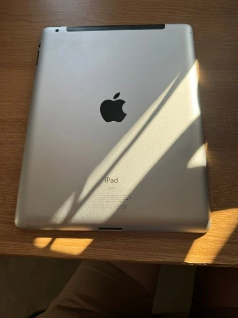 Apple iPad 2 · 64GB · Cellular, photo 2 of 4