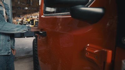 Amortiguador De Capó Rough Country Para Jeep Wrangler JK – 10643 (Rough