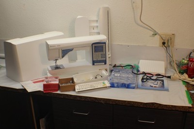Husqvarna Viking Sapphire 930 Sewing & Quilting Machine -lots of extras included