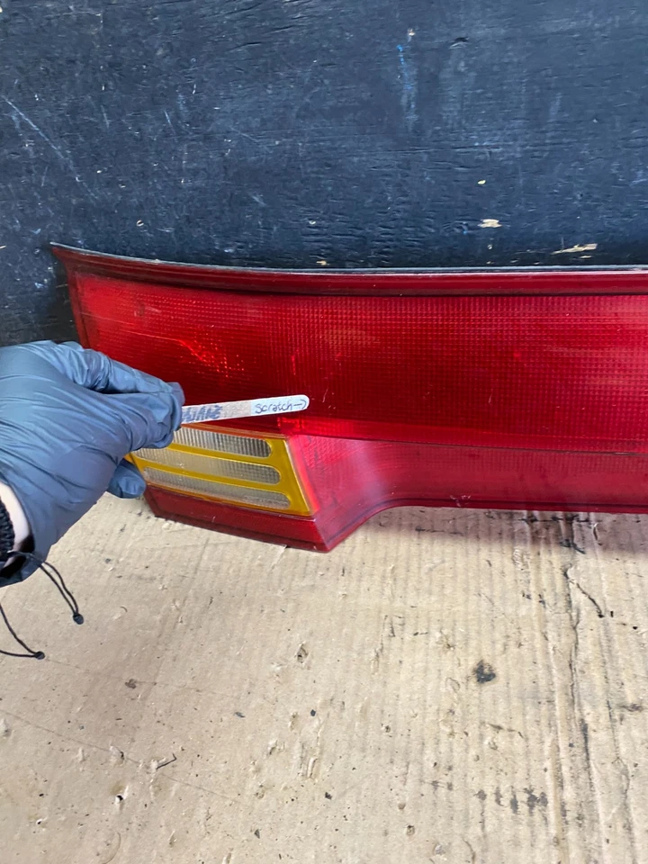 Luz trasera Saturn SC1 SC2 1997-2000 cupé acabado maletero central OEM Q0359 DG Foto 4 de 4