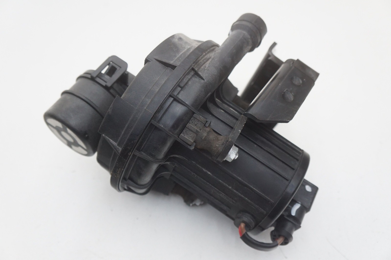 McLaren GT 2022 RIGHT Secondary air pump P/N 700675069