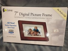 7 Inch Digital Photo Frame by GiiNii Wood Frame GT701P1 New in Box