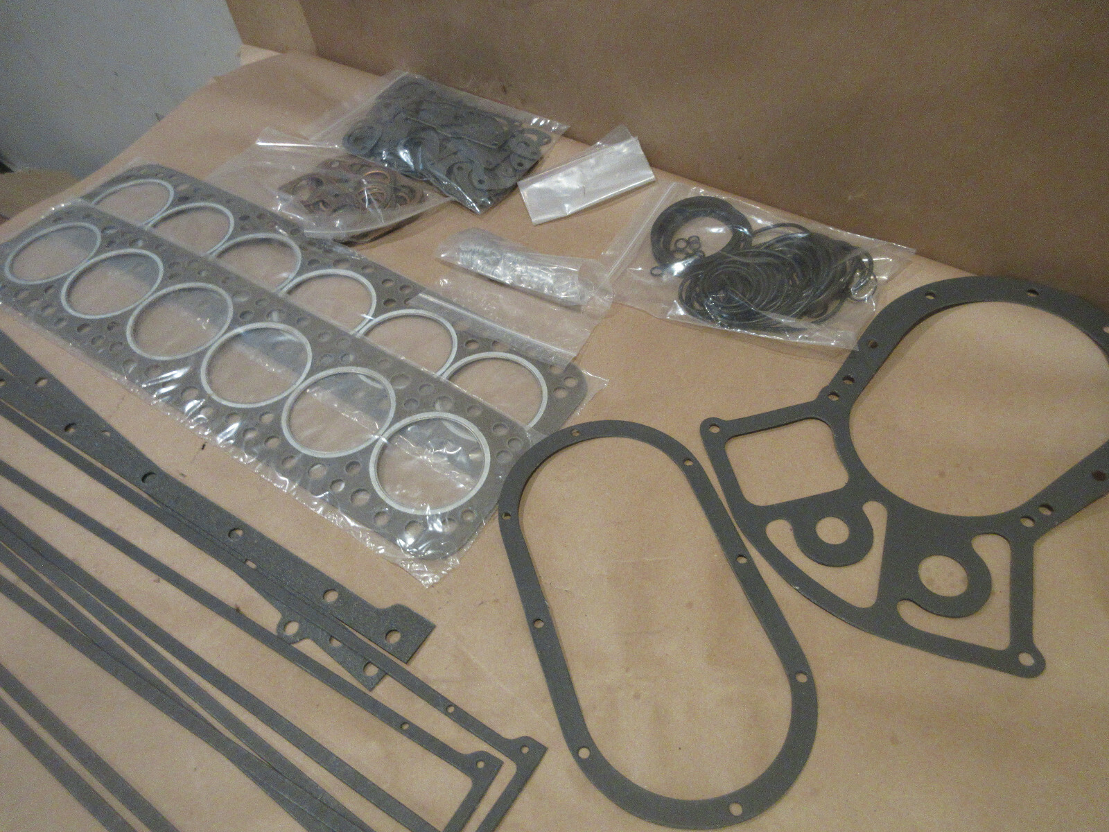 Ferrari 275 GTB4 Full Engine Gasket Set (NEW)
