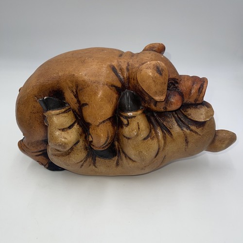Wooden Pigs Entangled Together - Picture 5 of 9