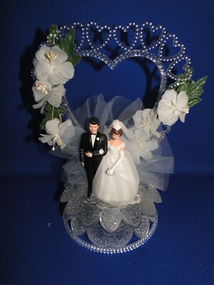 New Wilton Vintage ''Crystal Fantasy'' Wedding CakeTop, lt blue, black/white coat