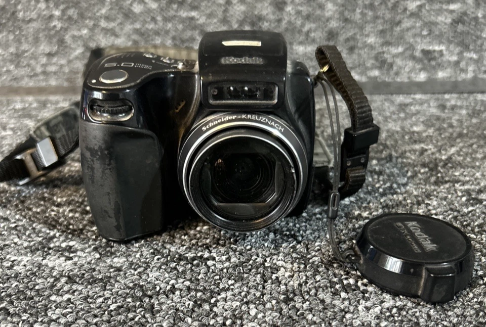 Kodak Easy Share Z7590 in black, 10x Zoom, 5.0 Mega Pixels, tested and working - Image 2 of 4