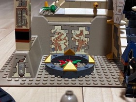 LEGO 7327 Scorpion Pyramid Pharaoh's Quest 2011