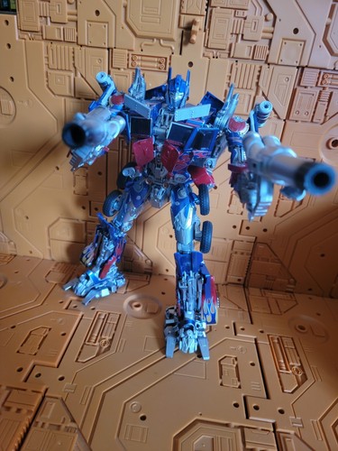 Red Blue MPM LT02 LEGENDARY TOYS LT 02 MASTERPIEC Optimus Prime Action Figure - Picture 4 of 4