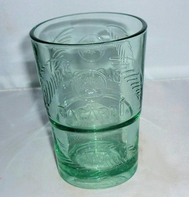 BACARDI GRÜN GETÖNT WEISS RUM MARKE WERBEBECHER COCKTAILGLAS