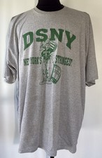 Camiseta gráfica DSNY New York City Sanitation "New York's Strongest" talla 4XL