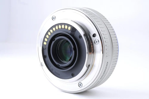M.ZUIKO 17mm f/2.8 Wide Angle Silver Lens for Olympus Panasonic Micro 4/3 Camera - Picture 3 of 6