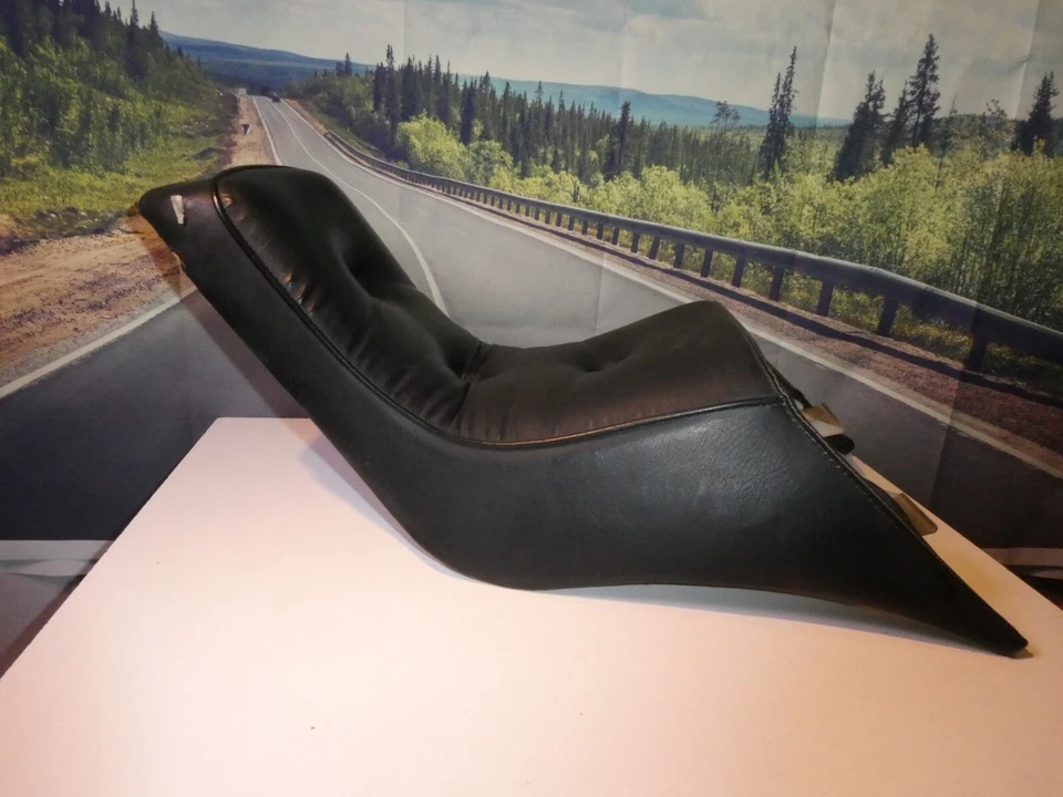 Asiento Suzuki Madura sección trasera pasajero 1985-1986 45300-05A10-59N GV 1200 OH Foto 3 de 4