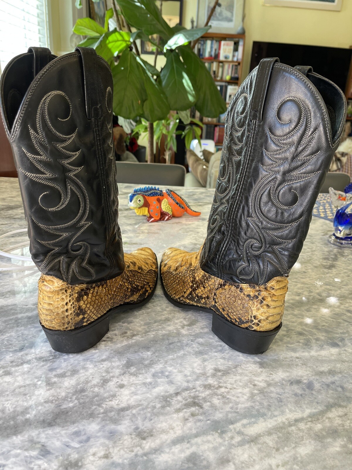 Vintage back-cut brown Python snakeskin Acme Cowb… - image 6