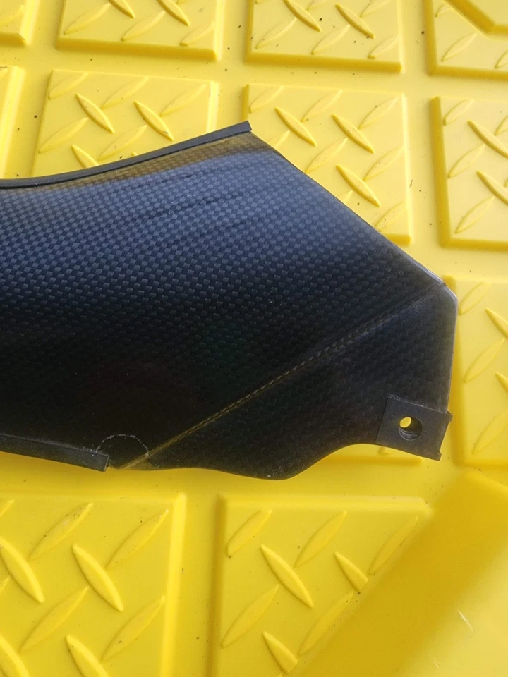 TRIUMPH DAYTONA 955i lado izquierdo tablero interior carenado efecto carbono 2005 Foto 4 de 4