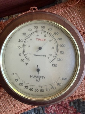 VINTAGE TIMEX 8  CALIBRATED THERMOMETER & HUMIDITY GAUGE RARE COLLECTIBLE WORKS!