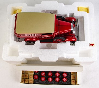 Danbury Mint 1:24 1931 Ford Model A Roadster, Brown