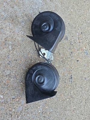 OEM 2007-2017 Ford Expedition High & Low Tone Horn Set 9L1T-13A803 