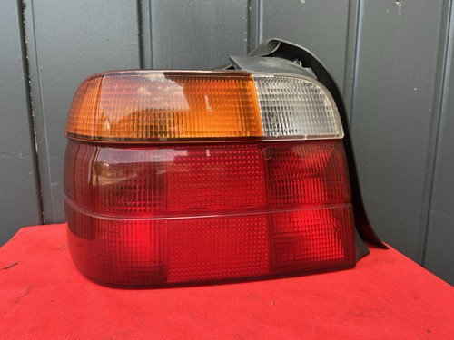 BMW E36 Compact Rückleuchte Rücklicht Bremsleuchte Links 29270102