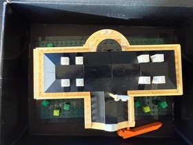 used LEGO Architecture White House (21006) Building Kit 560 Pcs Retired Set