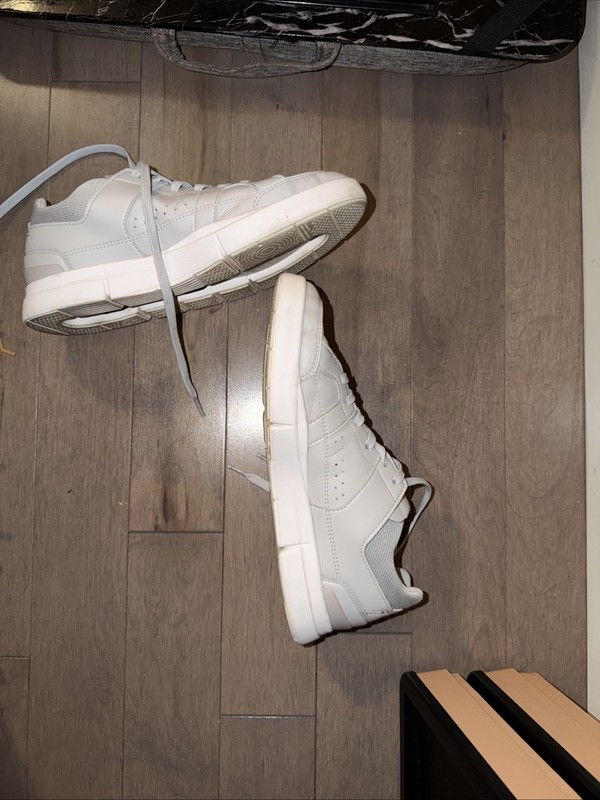 On The Roger Clubhouse Sneakers Grey Men’s US 8.5 Tennis Lifestyle