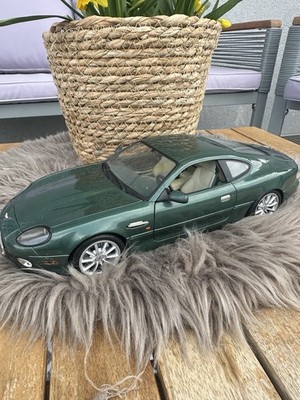 Aston Martin DB7 Vantage Green Maßstab 1/18 Premiere Edition Maisto