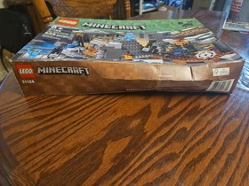 Lego Minecraft The End Portal 21124 (559 pieces) (Brand New Sealed Box) RETIRED